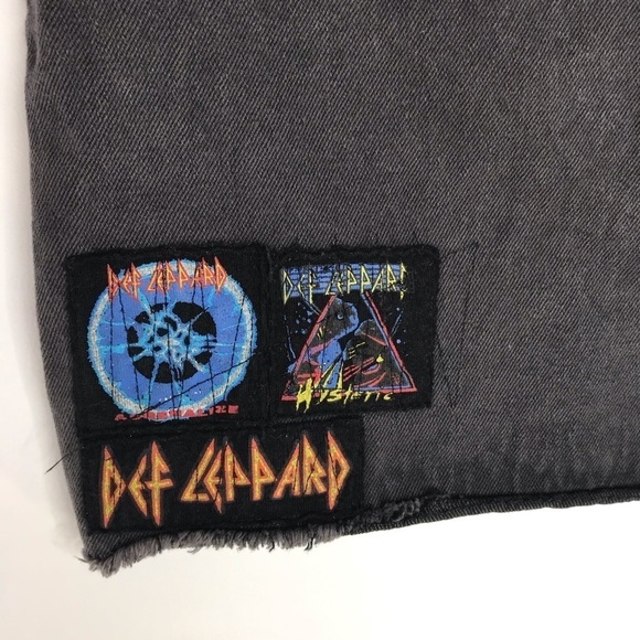 NWT old School Def Leppard Washed black denim mini - Picture 3 of 7
